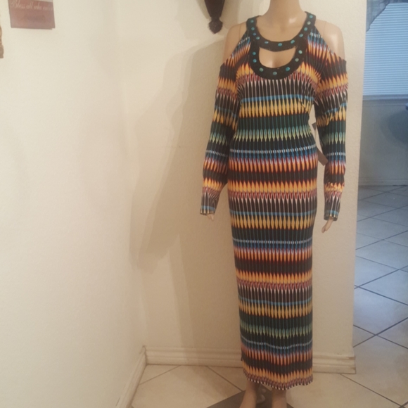 Dress - Picture 1 of 4